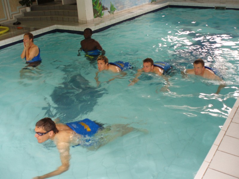 Thorsten Schönewolf und Co. beim Aqua-Jogging